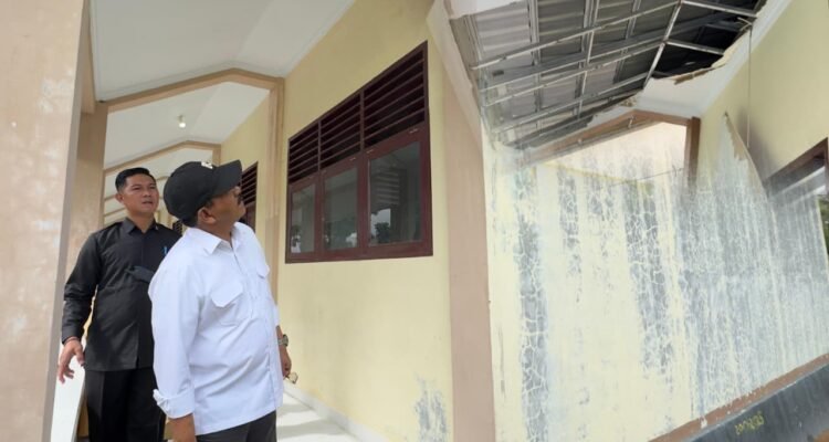 WhatsApp Image 2026-01-06 at 20.09.03 Bupati Boalemo Rum Pagau meninjau Bangunan laboratorium komputer di SMP Negeri 10 dan SMP Negeri 12 Paguyaman.