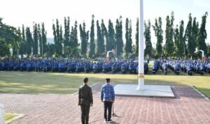 Wakil Bupati Boalemo, Lahmuddin Hambali pimpinan apel korpri di lingkungan Pemkab Boalemo