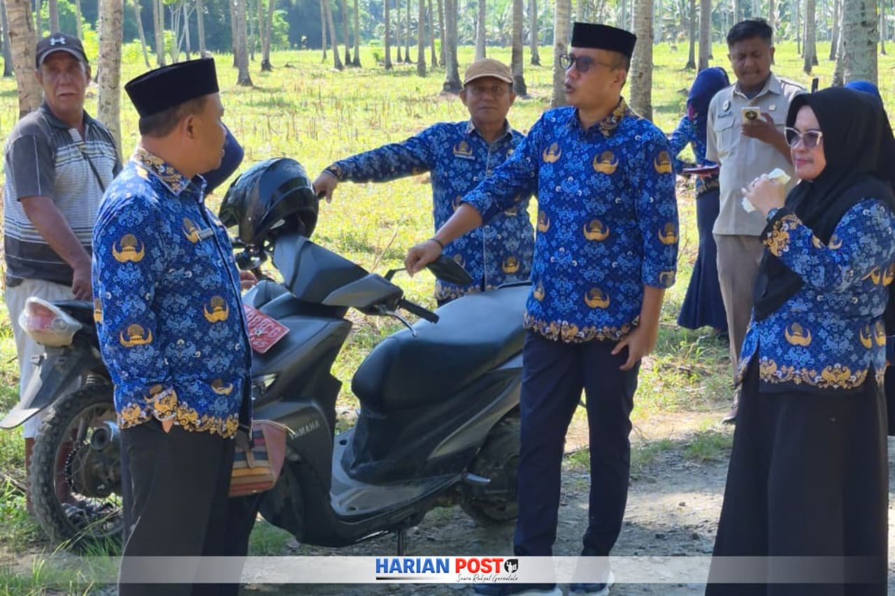 Peninjauan lokasi pembangunan Batalyon TNI oleh Wakil Bupati Boalemo, Lahmuddin Hambali