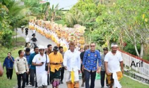 Wakil Bupati Boalemo, Lahmuddin Hambali saat mengikuti parade HUT Ke-39 Pura Dalem