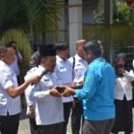 Sekretaris Daerah kabupaten Boalemo, Sherman Moridu menerima rombongan kirab Duplikat Bendera Pusaka Merah Putih