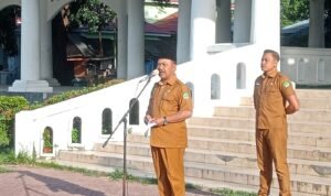 PLT Sekda Boalemo, Sherman Moridu pimpinan apel awal bulan di lingkungan Pemkab Boalemo