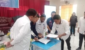 Penandatanganan MoU dilakukan langsung Kepala Dinas Pendidikan dan Kebudayaan Boalemo, Ahman Sarman bersama Manager branch Telkomsel Manado - Gorontalo, Irwan Qadri disaksikan langsung oleh Bupati Boalemo Rum Pagau
