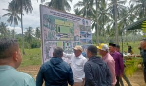 Bupati Boalemo, Rum Pagau, mendampingi tim dari Kemendiktisainstek meninjau lokasi rencana pembangunan SMA Unggul Garuda