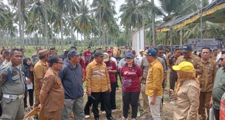 Wakil Menteri Pendidikan Tinggi, Sains, dan Teknologi (Wamendiktisaintek), Stella Christie, meninjau lahan pembangunan Sekolah Garuda di Kabupaten Boalemo