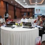 Bupati Boalemo Rum Pagau (Kameja Putih) hadiri RUPS BSG.