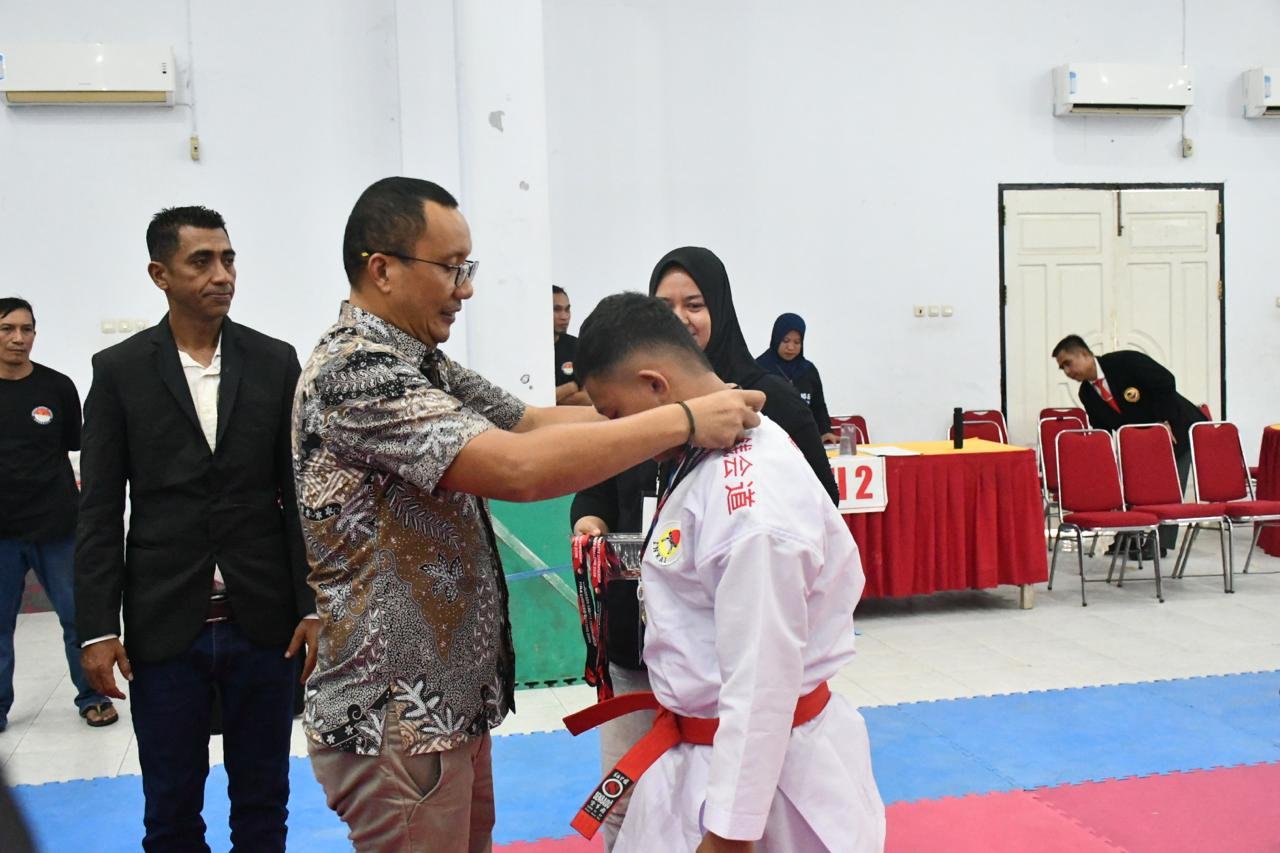 Wabup Lahmuddin Buka Kejuaraan Karate di Boalemo