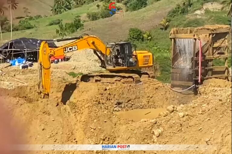 Aktivitas pertambangan ilegal di desa Dulupi, kecamatan Dulupi, kabupaten Boalemo.