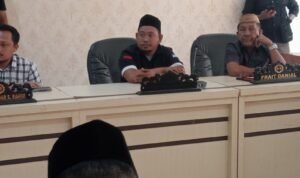 Pengawas SPBU Tilamuta, Herman Mahmud saat menghadiri Rapat Dengar Pendapat (RDP) terkait penyaluran BBM Bersubsidi yang digelar DPRD Boalemo