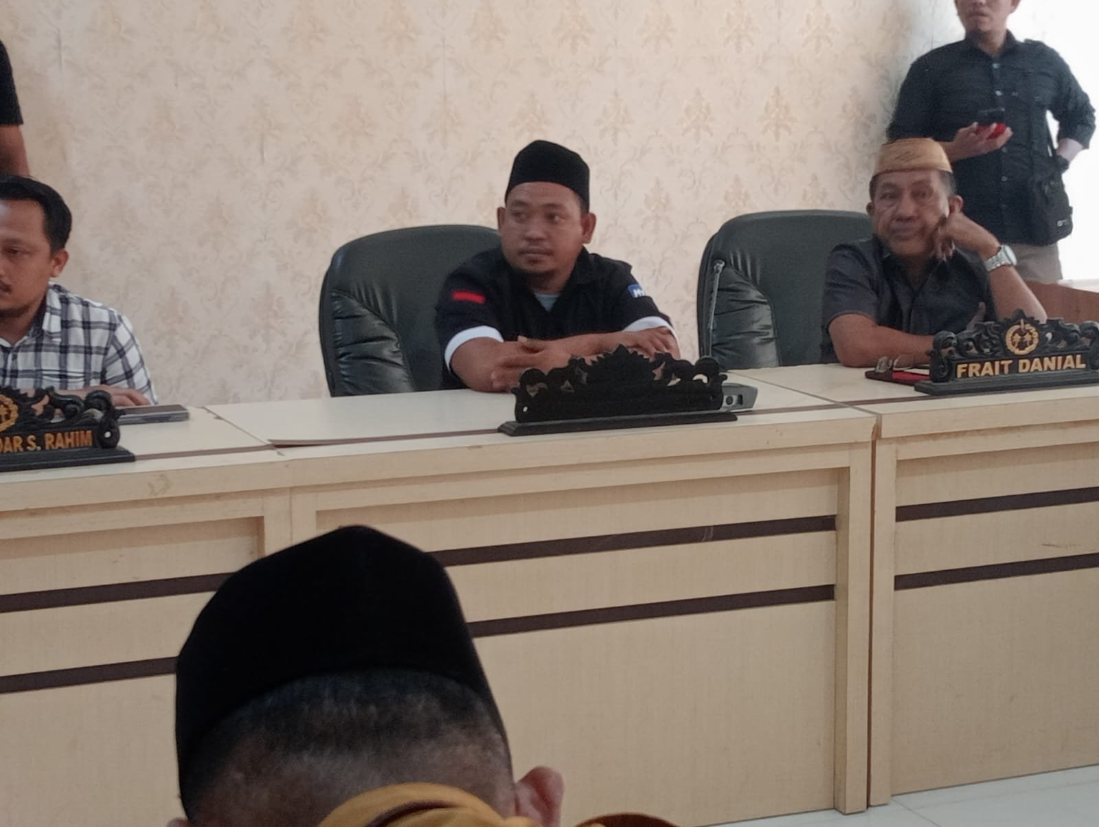 Pengawas SPBU Tilamuta, Herman Mahmud saat menghadiri Rapat Dengar Pendapat (RDP) terkait penyaluran BBM Bersubsidi yang digelar DPRD Boalemo