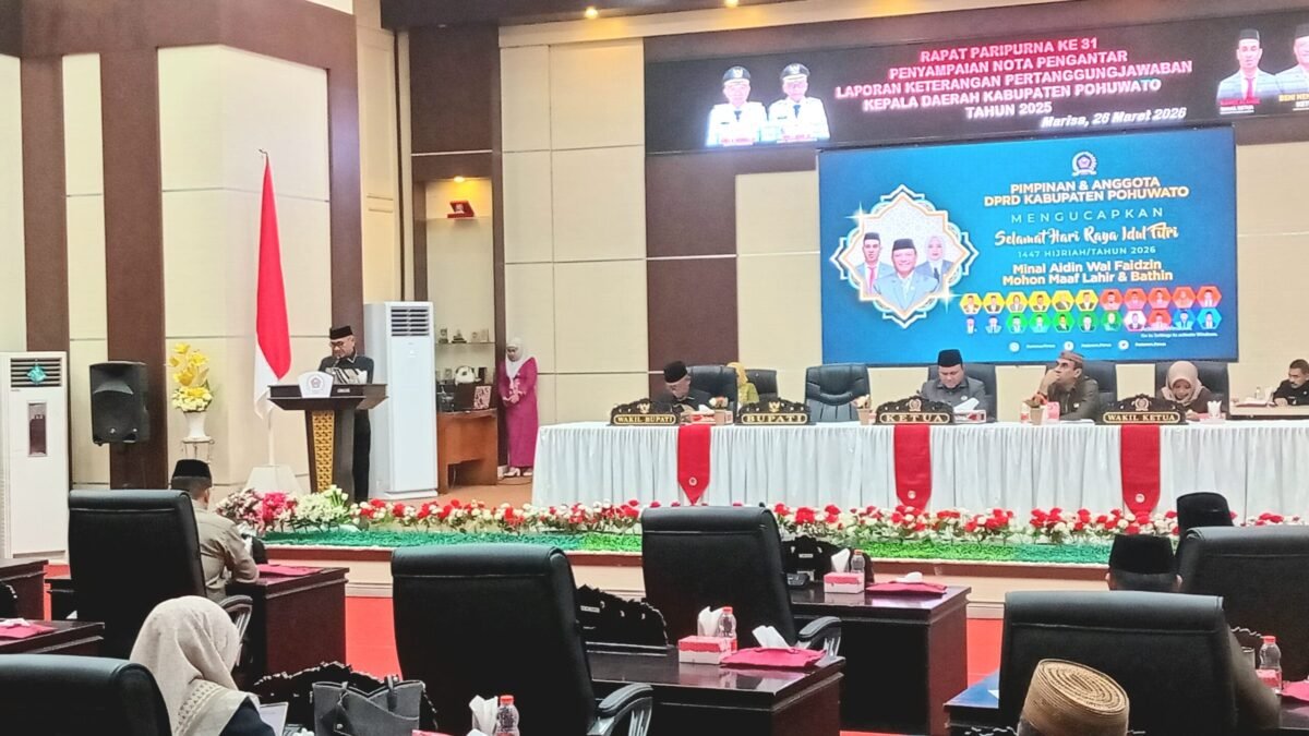 Rapat Paripurna Penyampaian Nota pengantar LKPJ, Kamis malam, 26 Maret 2026, di Ruang Rapat Paripurna DPRD.