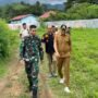 Wakil Bupati Boalemo, Lahmudin Hambali, meninjau langsung kesiapan lokasi tempat tinggal sementara bagi pasukan batalyon yang akan ditempatkan di Stadion Pemuda Desa Piloliyanga, Kecamatan Tilamuta.