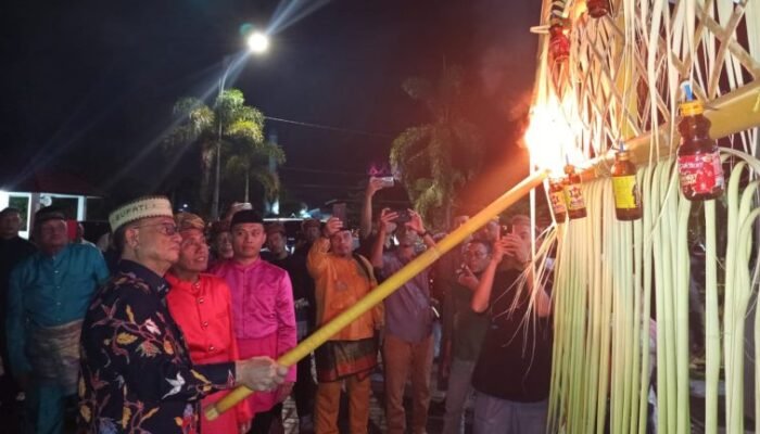 Bukan Sekadar Pasang Lampu, Ini Pesan Penting Bupati Ismet Mile di Malam Tumbilotohe