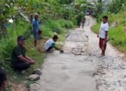 Warga Binajaya Perbaiki Jalan Tani Secara Mandiri