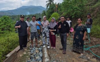 Warga Binajaya Swadaya Perbaiki Jalan, Aleg Sun Biki Siapkan Pokir Rp150 Juta