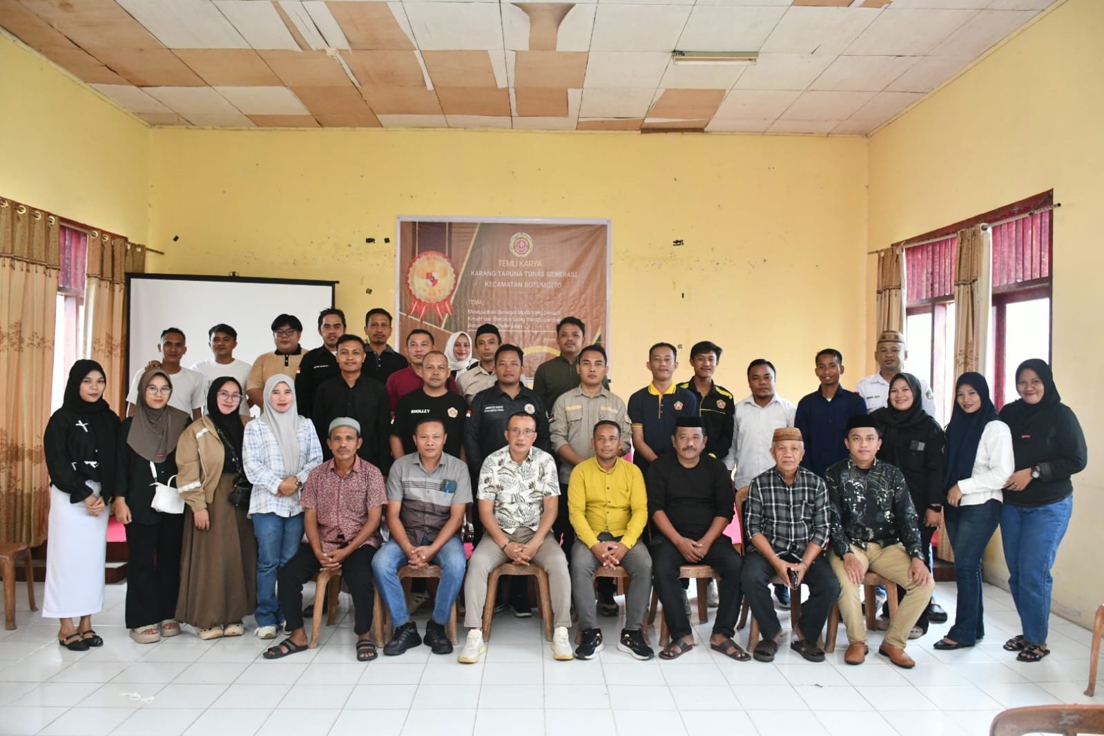 Wakil Bupati Boalemo Lahmuddin Hambali Bersama Pemuda Botumoito