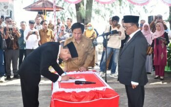 Prof. Nurdin Dilantik Jadi Sekda Boalemo, Ini Harapan Bupati Rum Pagau