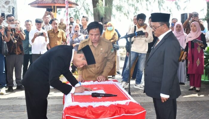 Prof. Nurdin Dilantik Jadi Sekda Boalemo, Ini Harapan Bupati Rum Pagau