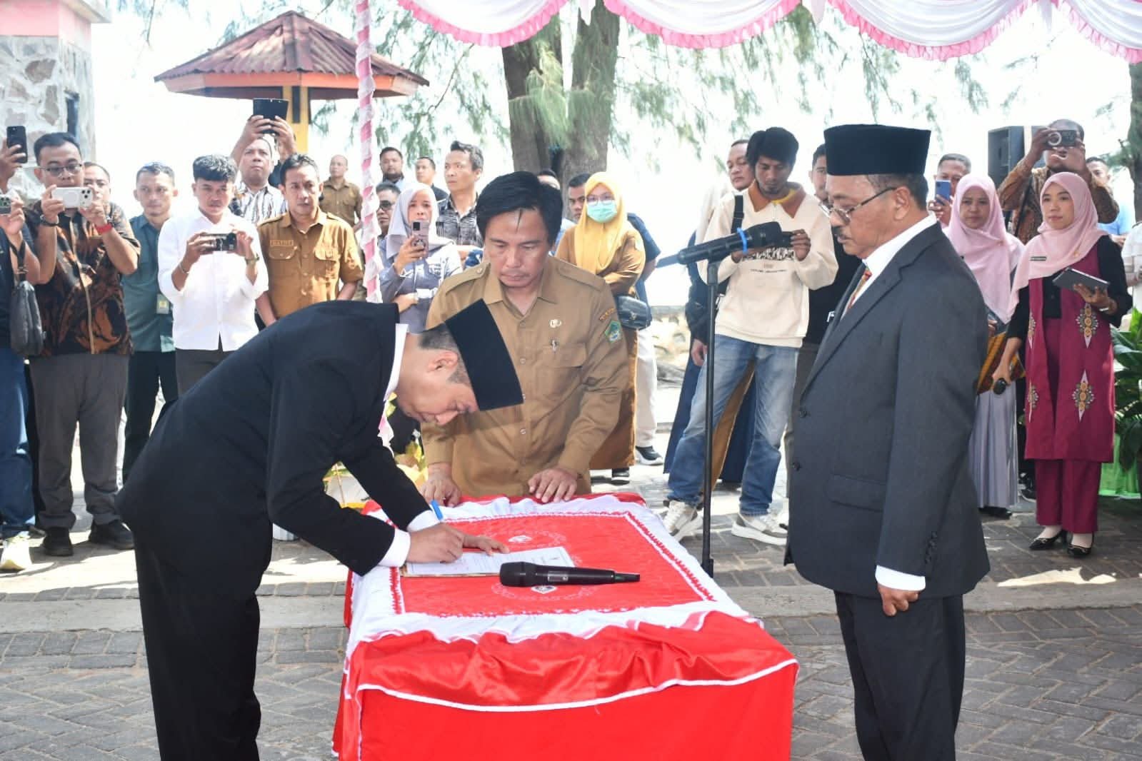 Pelantik Sekda Boalemo, Selasa, 21 April 2026