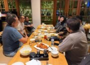 Bersama Investor, Bupati Boalemo Rum Pagau dan Wakil Bupati Boalemo Lahmuddin Hambali bahas pembangunan kembali Pulo cinta. (Foto : Lahmuddin)