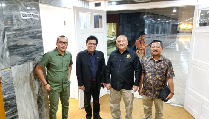 Rusli Habibie Dampingi Wabup Boalemo Serahkan Proposal Penanganan Infrastruktur ke Komisi V DPR RI