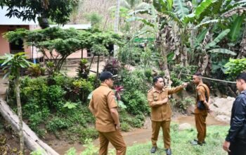 Lahmuddin Hambali Tinjau Langsung Rencana Pembangunan Embung di Desa Mohungo. (Foto Istimewa)