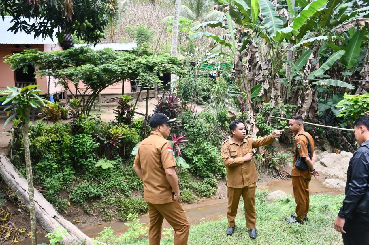 Lahmuddin Hambali Tinjau Langsung Rencana Pembangunan Embung di Desa Mohungo. (Foto Istimewa)