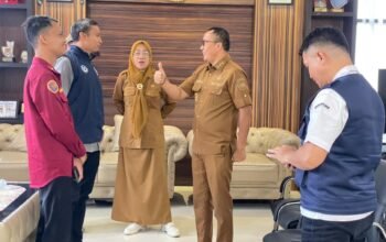 Wakil Bupati Boalemo Lahmuddin Hambali menerima kunjungan Tim survey Kampung Nelayan Merah Putih. (Foto Istimewa)