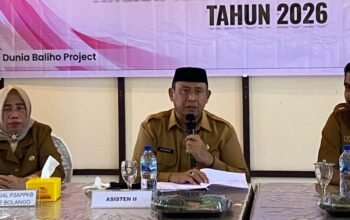 Asisten II Setda Bone Bolango, Yusbar Ismail membuka Bimtek dan Coaching Clinic Kabupaten Layak Anak Kabupaten Bone Bolango. (Foto Prokopim)
