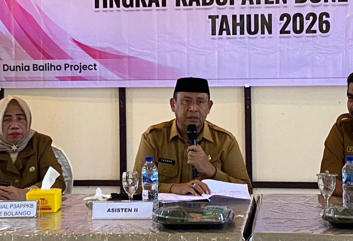 Asisten II Setda Bone Bolango, Yusbar Ismail membuka Bimtek dan Coaching Clinic Kabupaten Layak Anak Kabupaten Bone Bolango. (Foto Prokopim)