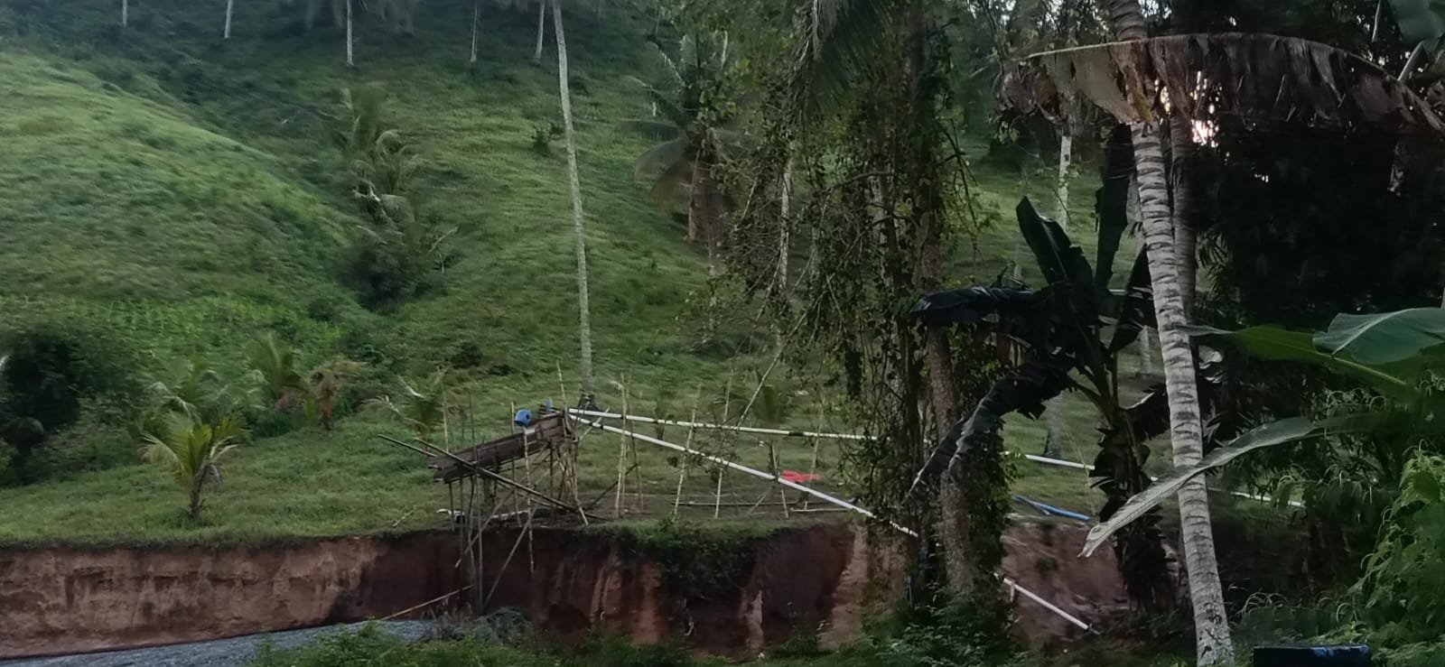 Praktik Pertambangan Emas Tanpa Izin (PETI) di Desa Tenilo, Kecamatan Paguyaman, kembali menantang hukum.