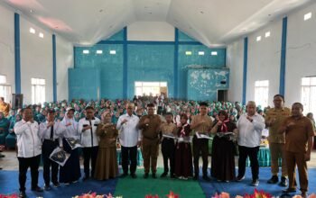 Bupati Bone Bolango Lantik Ketua Tim Penggerak PKK Kecamatan Bone sekaligus mengukuhkan Ketua Dasawisma desa se-Kecamatan Bone, Selasa 14 April 2026. (Foto Prokopim)