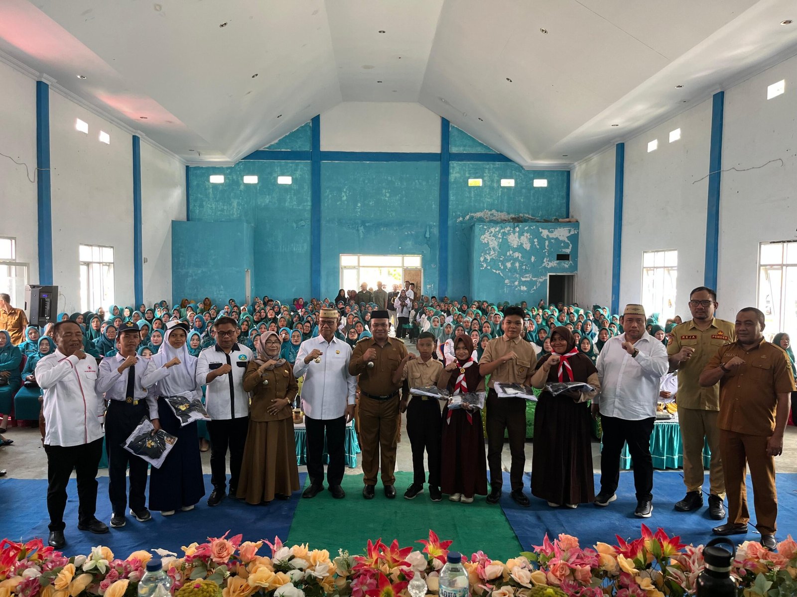 Bupati Bone Bolango Lantik Ketua Tim Penggerak PKK Kecamatan Bone sekaligus mengukuhkan Ketua Dasawisma desa se-Kecamatan Bone, Selasa 14 April 2026. (Foto Prokopim)