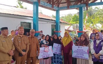 Berjumpa Warga Desa Langge, Ismet Mile Datang Bawa Bantuan