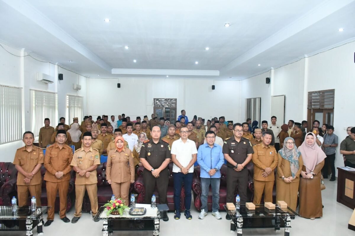 Penyuluhan dan Penerangan Hukum Bagi Kepala Desa di Boalemo. (Sumber Foto: Prokopim)