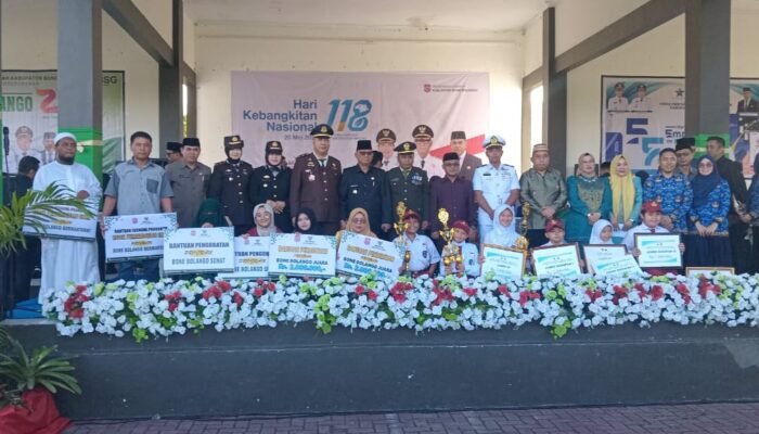 Pimpin Upacara, Ismet Mile Gaungkan Persatuan Demi Pembangunan Daerah