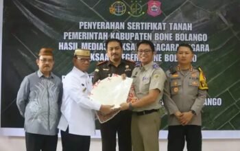 Pemkab Bone Bolango Berhasil Tuntaskan 13 Sertifikat Aset Daerah. (Sumber Foto: Rizal)