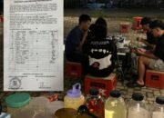 Sejumlah Pemuda Tampak Menikmati Suasana di Street coffee Desa Sukamakmur, Kecamatan Tolangohula