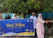 Wakil Ketua DPRD Delpan Yanjo Serahkan Sapi Kurban
