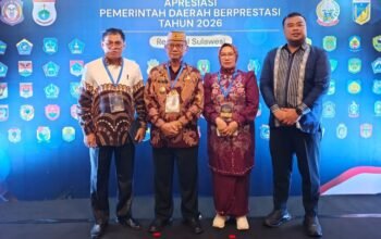 Bupati Bone Bolango Ismet Mile Bersama Sejumlah Pejabat Daerah