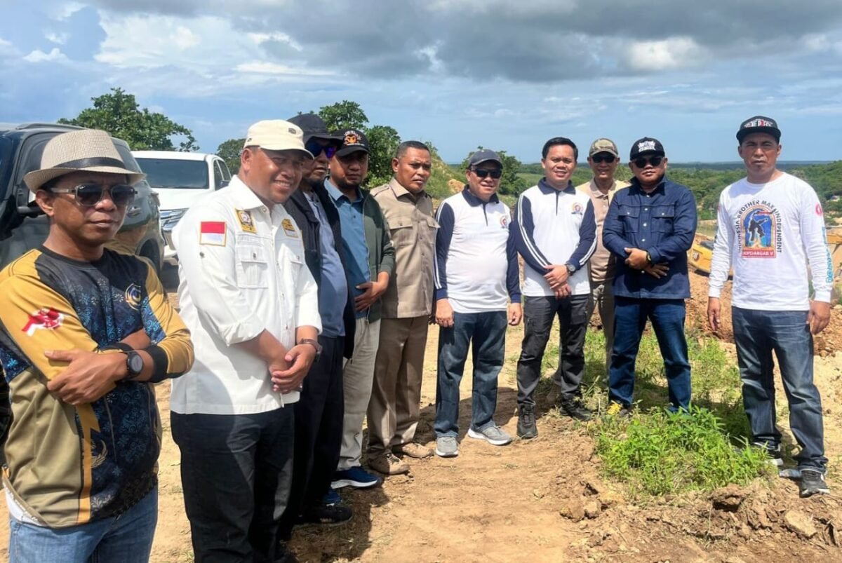 Reses di Marisa, DPRD Pohuwato Tinjau Lokasi Penambangan di Desa Teratai- Bulangita ( Foto Wahyu Lahay)