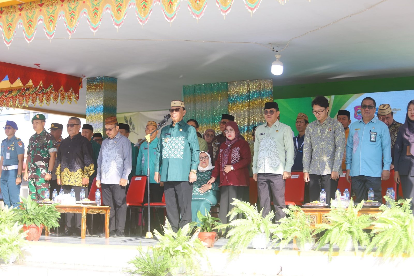 Bupati Bone Bolango, Ismet Mile pimpin upacara Hardiknas 2026. (Foto Prokopim)