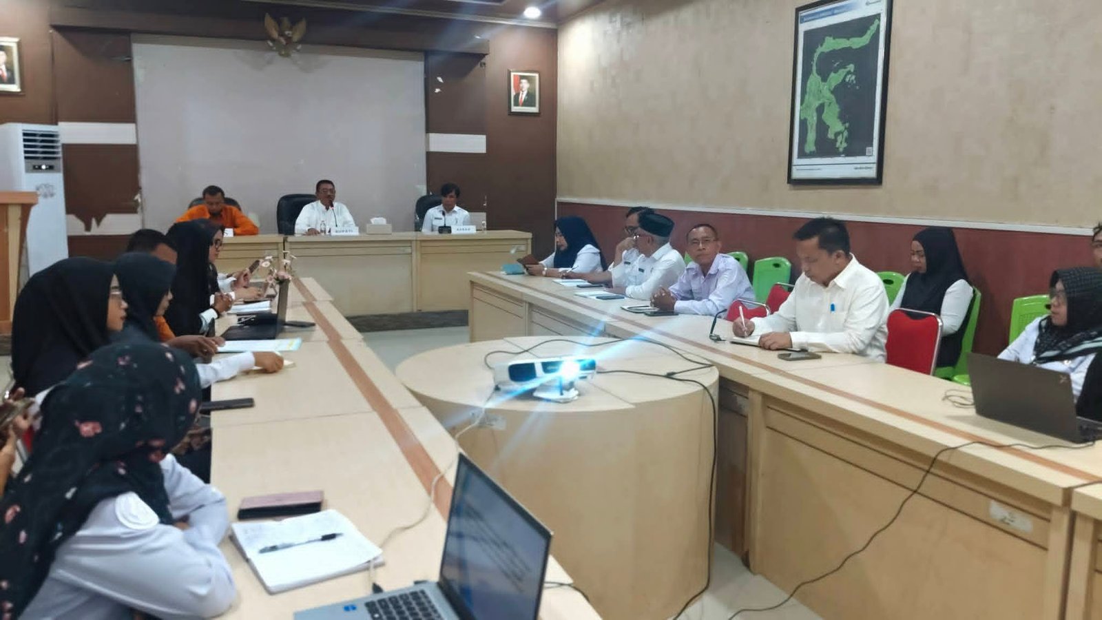 Rapat Koordinasi Kemiskinan Tingkat Kabupaten Boalemo. (Foto Prokopim)