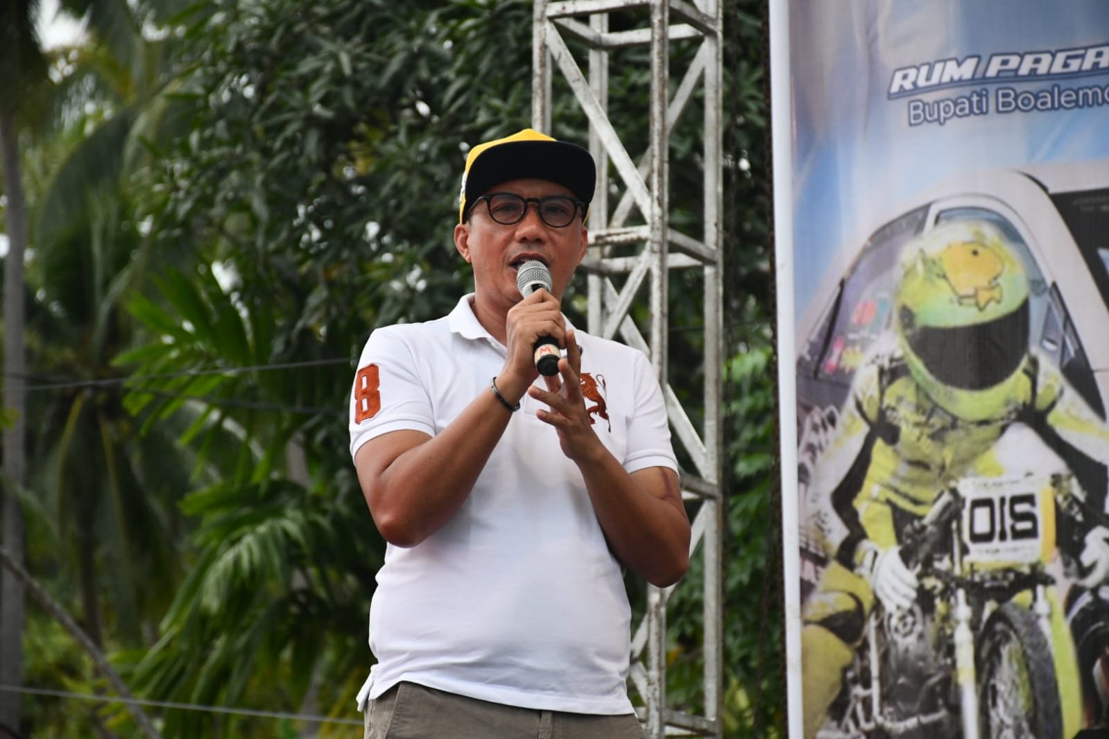 Wakil Bupati Boalemo Lahmuddin Hambali Resmi Menutup Event Drag Race dan Drag Bike. (Sumber Foto: Prokopim)