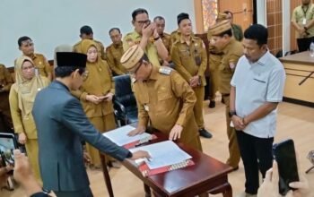Pelantikan Direktur BUMD PT Bone Bolango. (Sumber Foto: Note24)