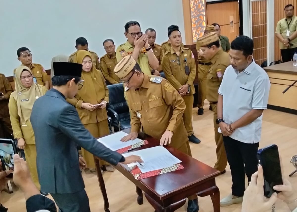 Pelantikan Direktur BUMD PT Bone Bolango. (Sumber Foto: Note24)