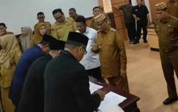 Pelantikan Pejabat Admistrasi Bone Bolango. (Sumber Foto: Porosnews)