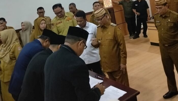 Bupati Ismet Mile Lantik Pejabat Administrasi Bone Bolango, Tekankan Pelayanan dan Stabilitas Daerah