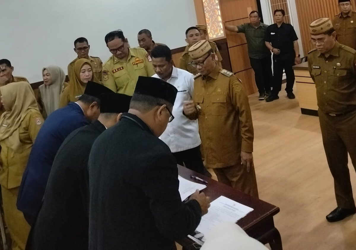 Pelantikan Pejabat Admistrasi Bone Bolango. (Sumber Foto: Porosnews)
