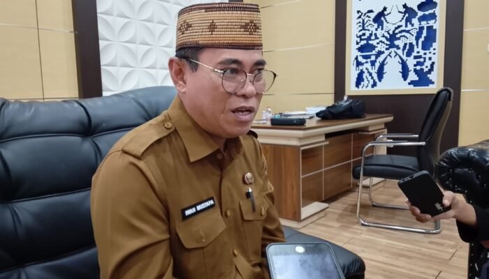 Foto di Baliho Peresmian KDKMP Ditutup Jadi Sorotan, Sekda Bonebol Ungkap Alasannya